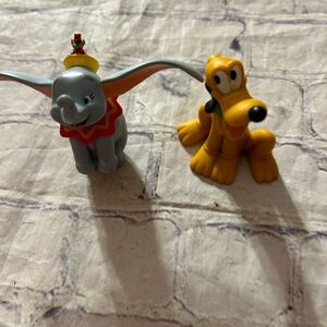 DISNEY (1999) DUMBO FIRST FLIGHT HALLMARK ORNAMENT & PLUTO 3” TALL FIGURINE